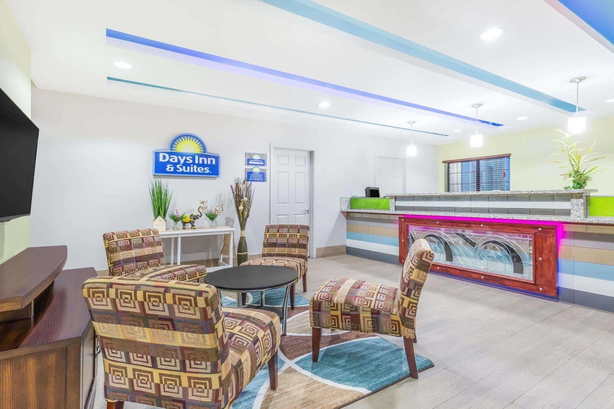 Days Inn & Suites By Wyndham Madisonville מראה חיצוני תמונה