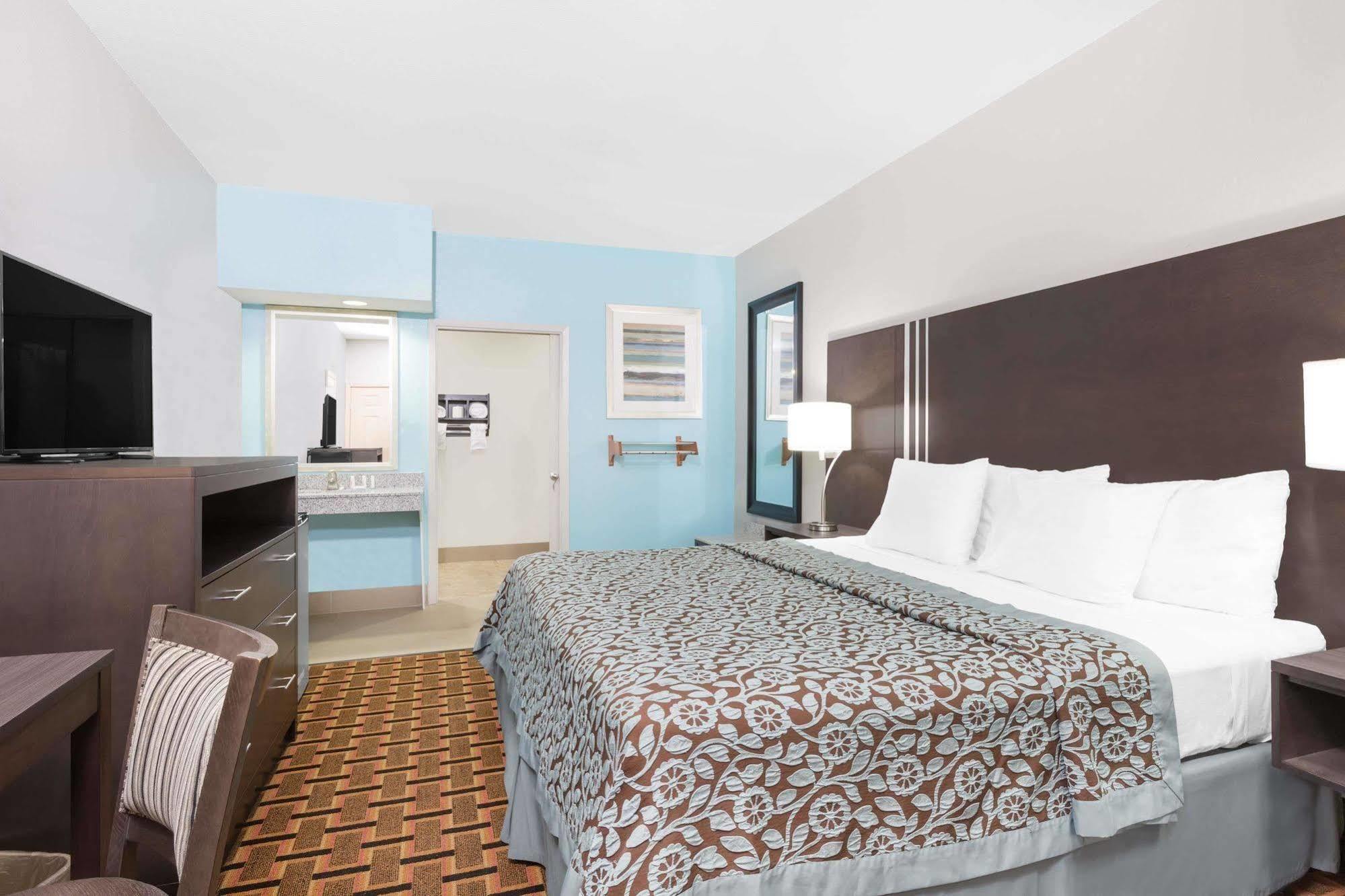 Days Inn & Suites By Wyndham Madisonville מראה חיצוני תמונה