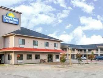 Days Inn & Suites By Wyndham Madisonville מראה חיצוני תמונה